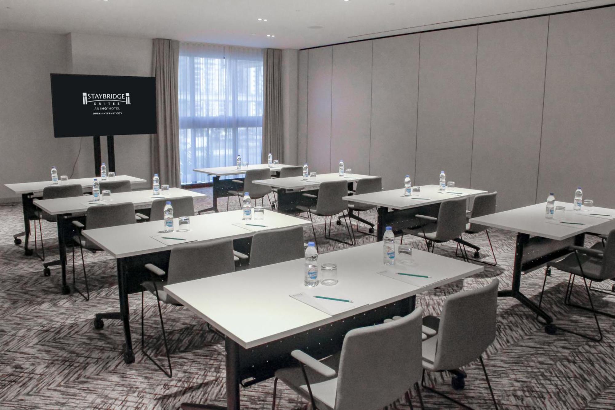 Staybridge Suites Dubai Internet City By Ihg Dış mekan fotoğraf